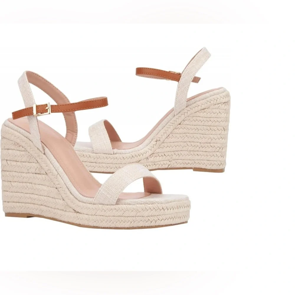 New York & Company Women's Unita Platform Wedge Sandal Natural/Tan